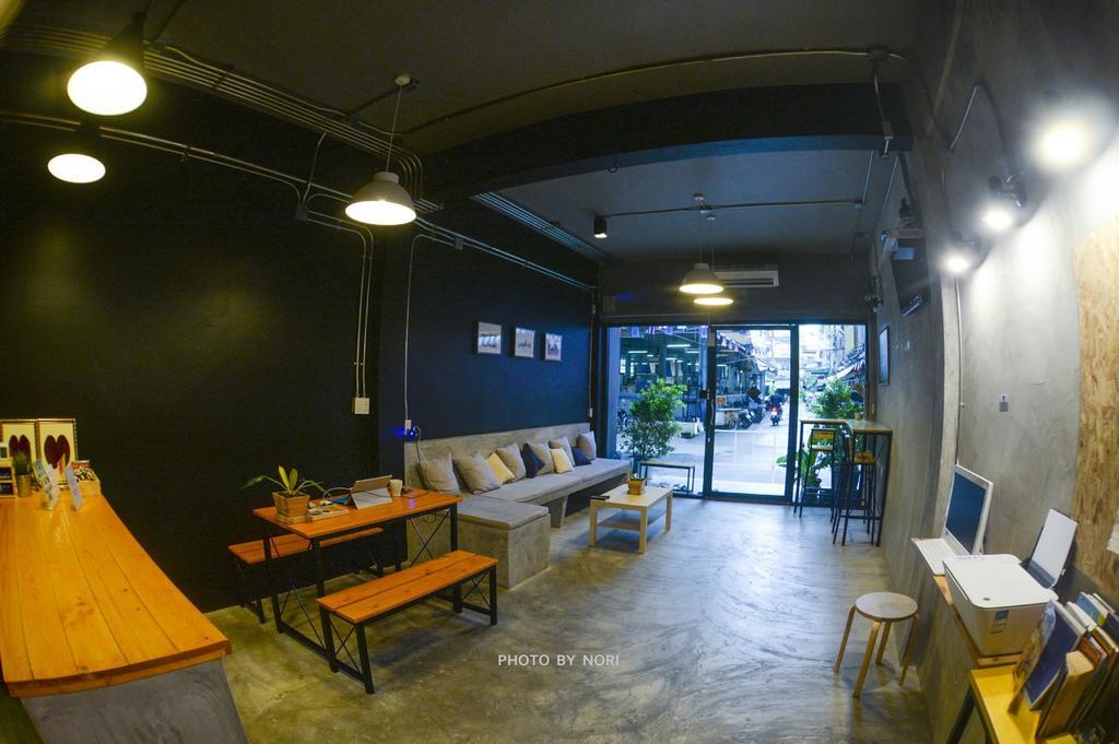 The Backpack Hostel Bangkok Esterno foto