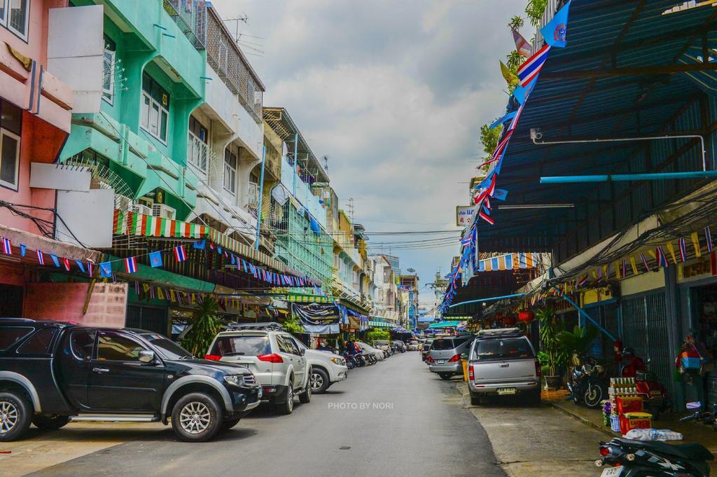 The Backpack Hostel Bangkok Esterno foto