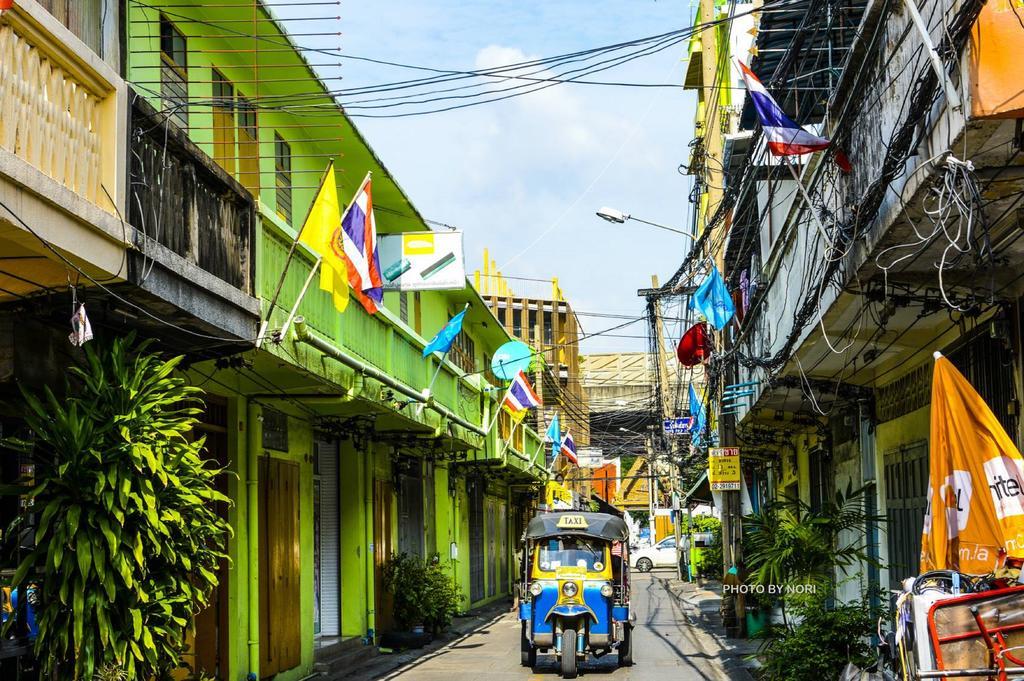 The Backpack Hostel Bangkok Esterno foto