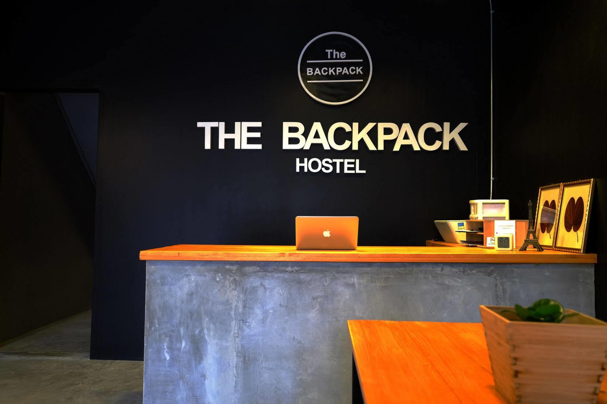 The Backpack Hostel Bangkok Esterno foto