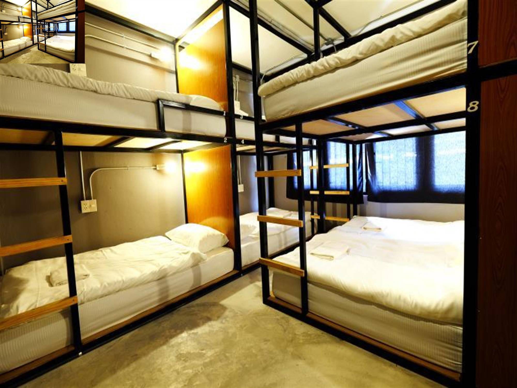 The Backpack Hostel Bangkok Esterno foto